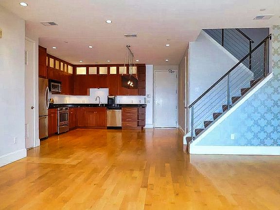 5th image of 72 Langton St #2