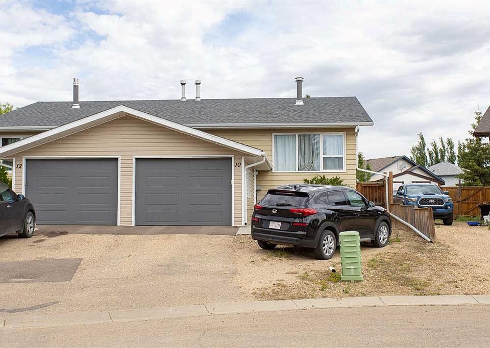 1st image of 10 S Valley Cres