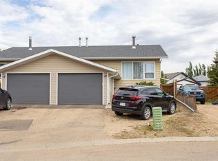 10 S Valley Cres, Lacombe, AB T4L1W6