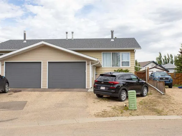 10 S Valley Cres, Lacombe, AB T4L 1W6