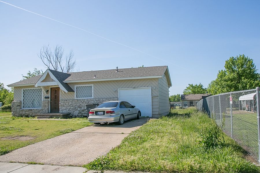 2nd image of 316 W 62nd Pl N