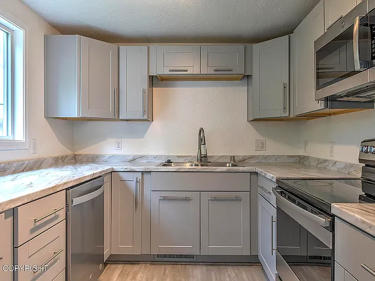2701 Lake Otis Pkwy — Photo 8