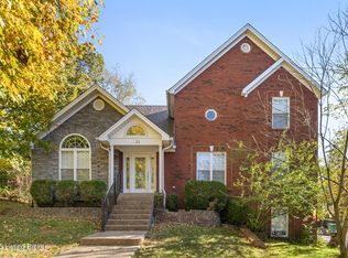 236 Running Creek Dr, Shepherdsville, KY 40165