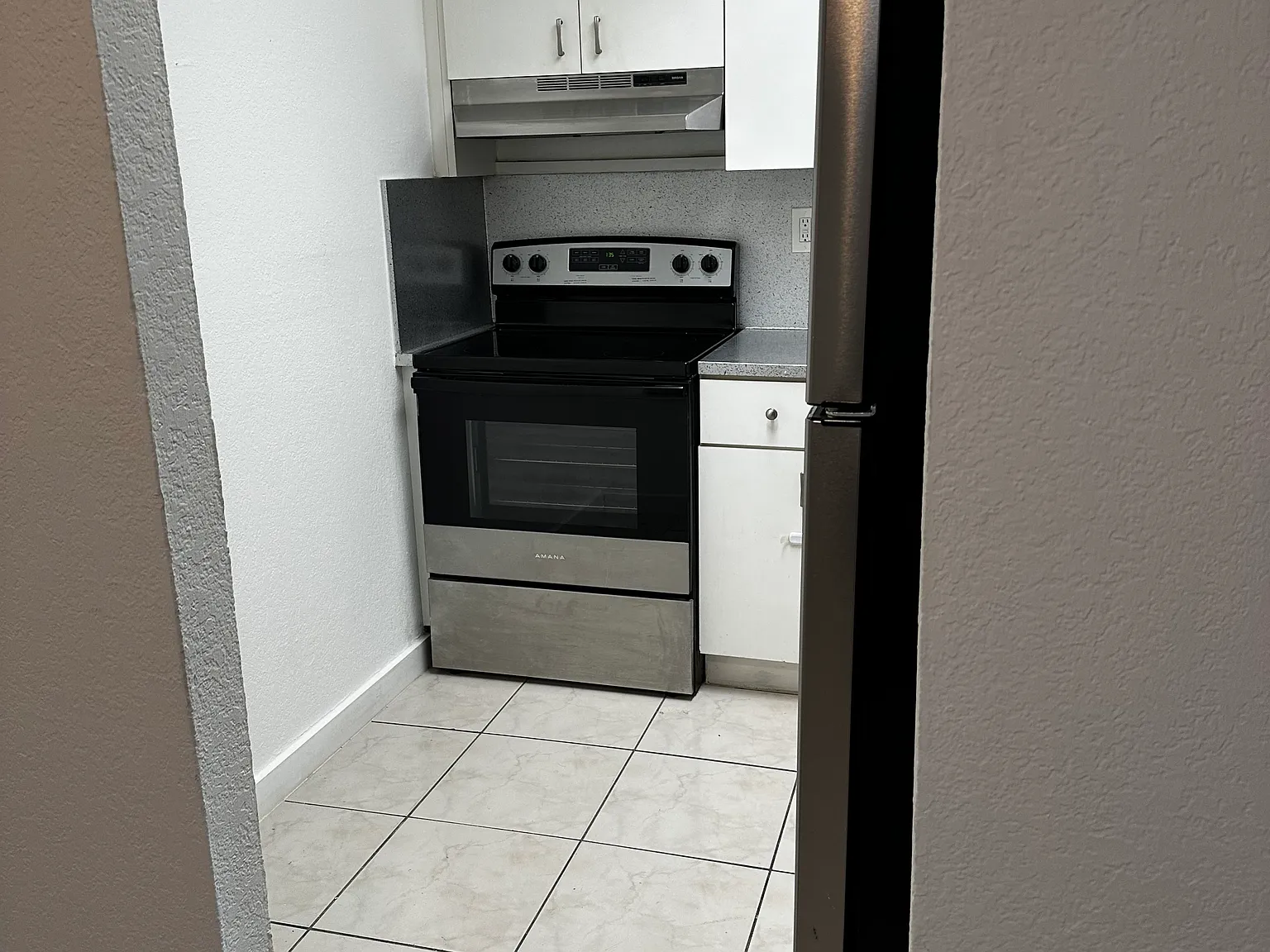 2 bed, 770 sqft, $1,800 — Photo 3