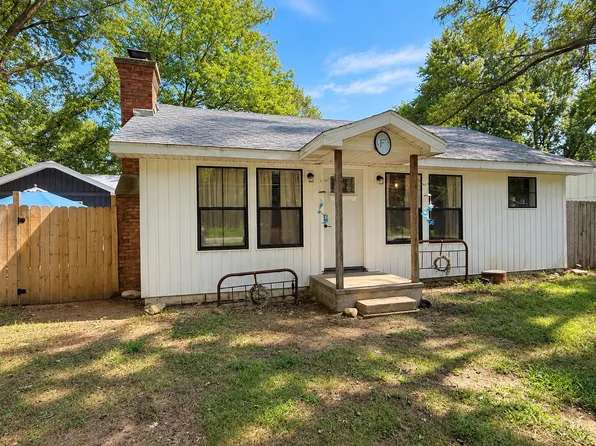4159 Riverside Rd, Benton Harbor, MI 49022