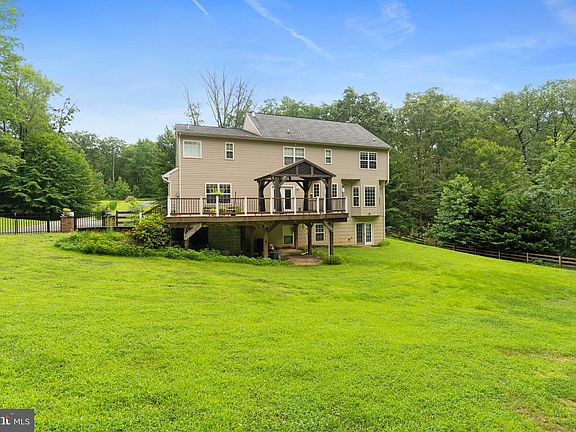4th image of 93 Brooke Crest Ln