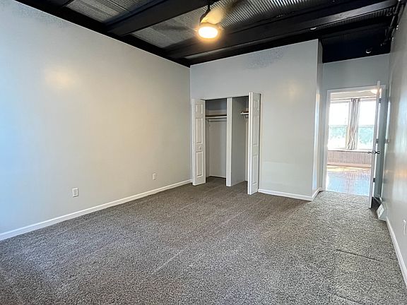 3rd image of 848 Oak St #2