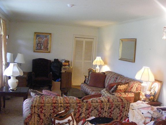 4th image of 206 Kennith Dr