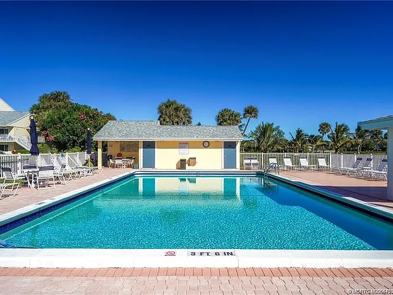 5602 NE Gulfstream Way — Photo 37