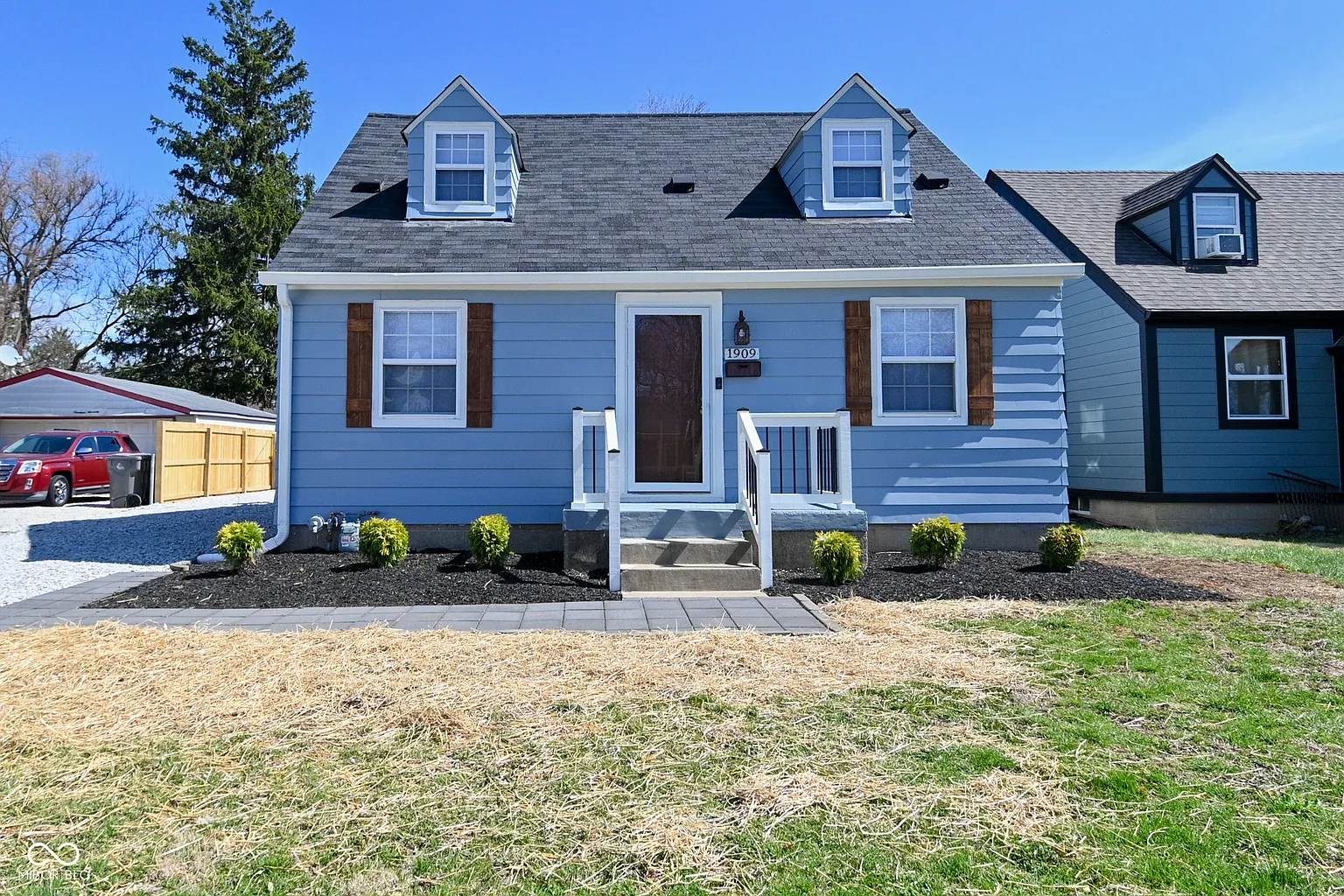 1909 N Goodlet Ave photo 1
