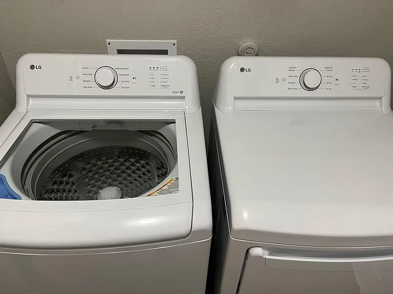 21302 Pioneer Cv — Photo 31