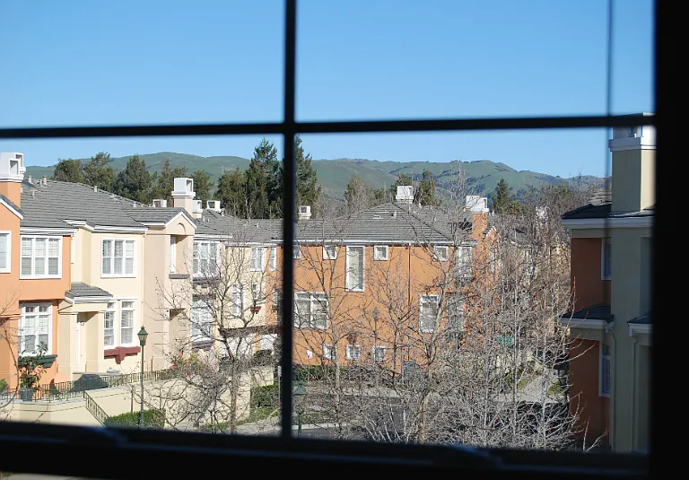 3737 Langdon Cmn — Photo 1