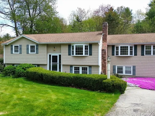 1 Gloria Ave, Tyngsboro, MA 01879