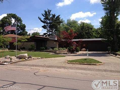 4th image of 45 Circle Dr