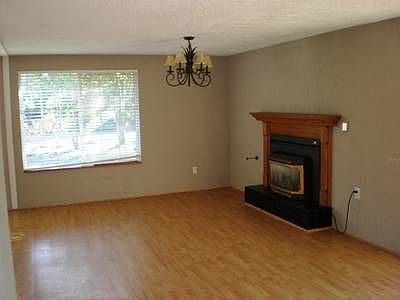 5th image of 8095 Holiday Dr