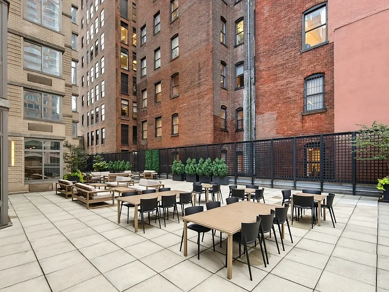 800 6th Ave #27F — Photo 14