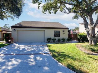 3694 Glen Oaks Manor Dr, Sarasota, FL 34232