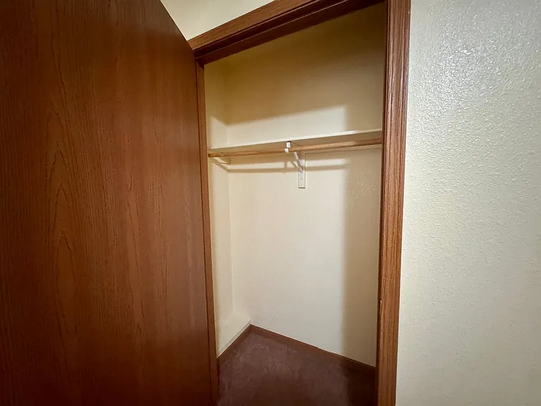 22585 Hollow Oak Ln — Photo 10
