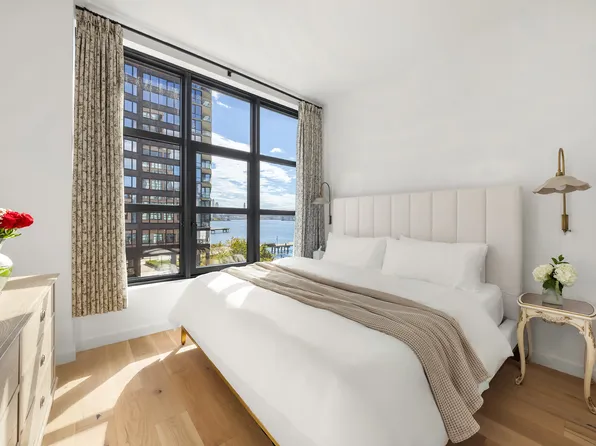 29 Huron Street image 8 of 18