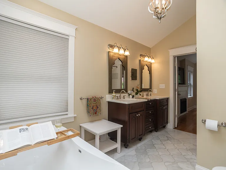 4519 N Sacramento Ave — Photo 14