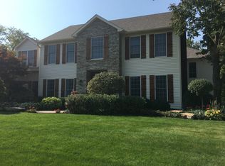 2249 Saint Andrews Cir, Bettendorf, IA