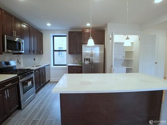 3rd image of 450 Clinton Ave APT E2
