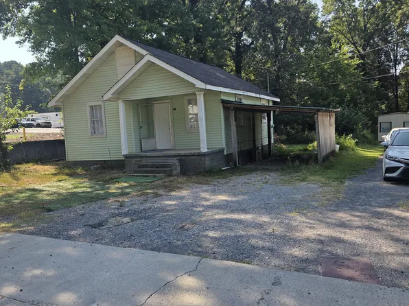 1128 Riverbend Dr, Dalton, GA 30721