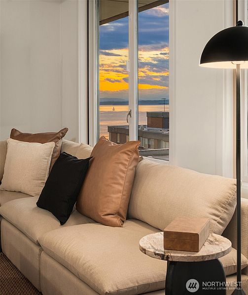 5th image of 98 Union Street #810