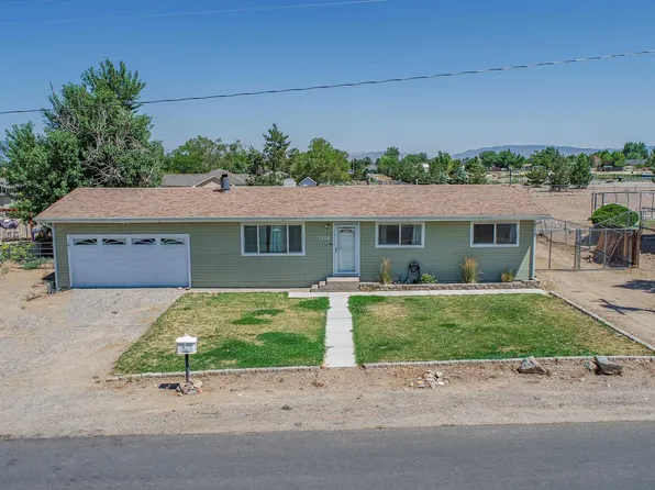 1368 Jobs Peak Dr, Gardnerville, NV 89460