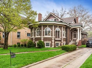1218 N Grove Ave, Oak Park, IL 60302