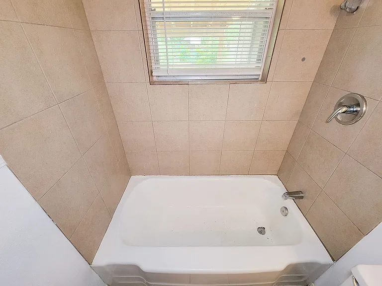 409 N Parrish St — Photo 21
