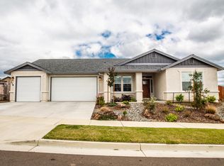 318 Reddington Dr, Redding, CA 96003