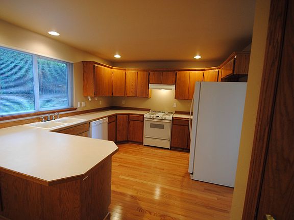 3rd image of 4708 Kennedy Ave SE