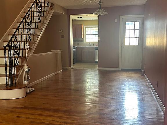 2nd image of 1117 Winton St