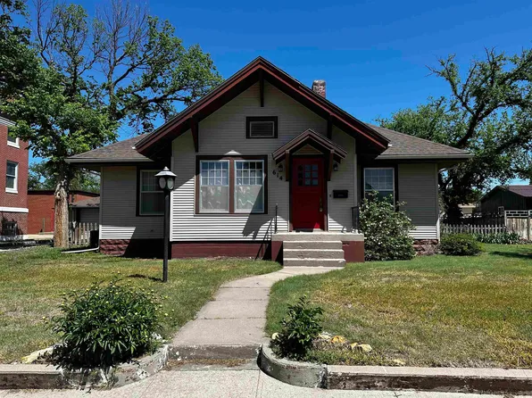 614 N 1st St, Stockton, KS 67669