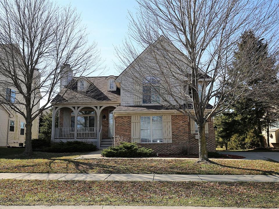1st image of 5603 Versailles Ave