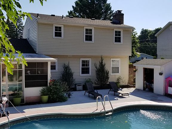 3rd image of 5771 Juanita Dr SE