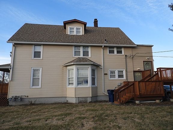 2nd image of 1527 Hervey Ave
