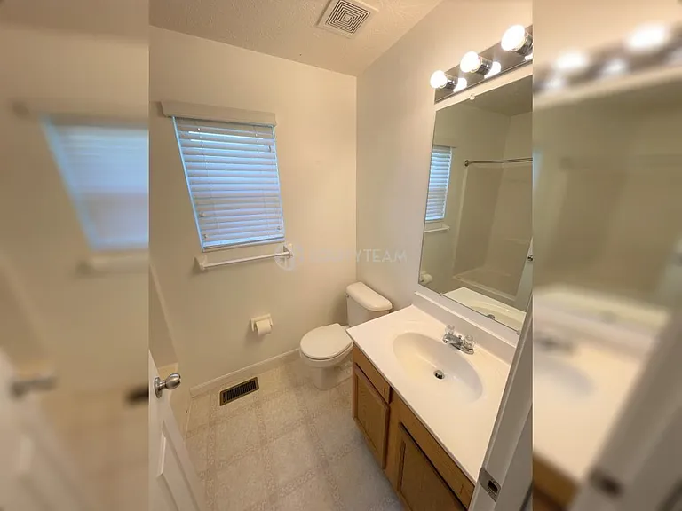 8052 Misty Shore Dr — Photo 12