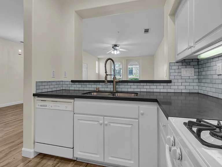 204 Terra Bella — Photo 17