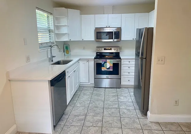 3 bed, 1125 sqft, $2,675 — Photo 3