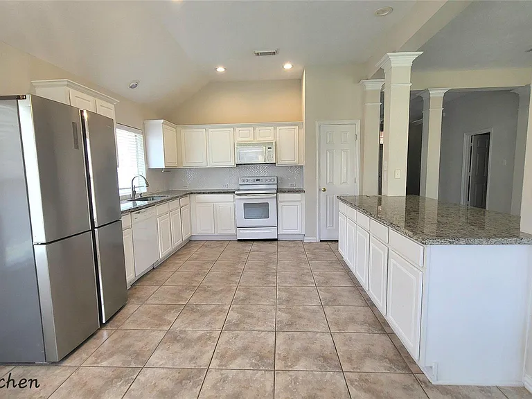 5631 Beaver Pass Ln — Photo 13