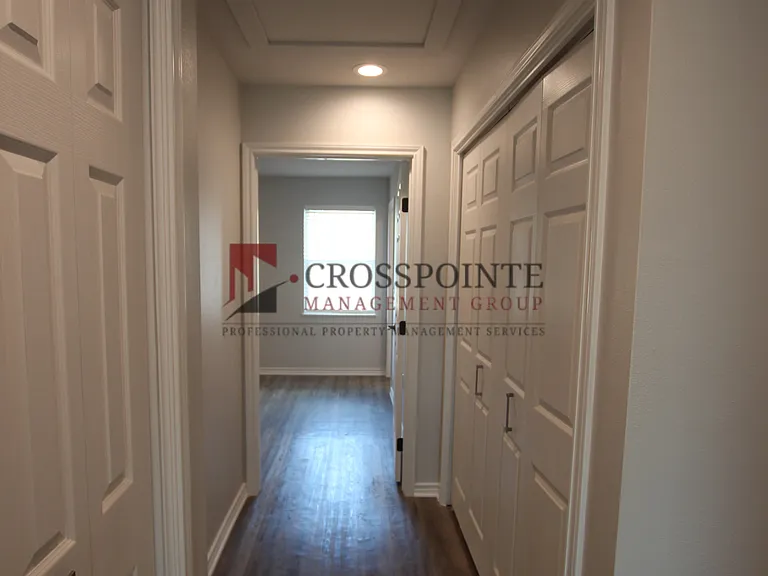 1927 Lindbergh Dr #301 — Photo 17