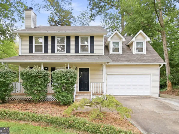 28 Pine Grove Cir, Newnan, GA 30263