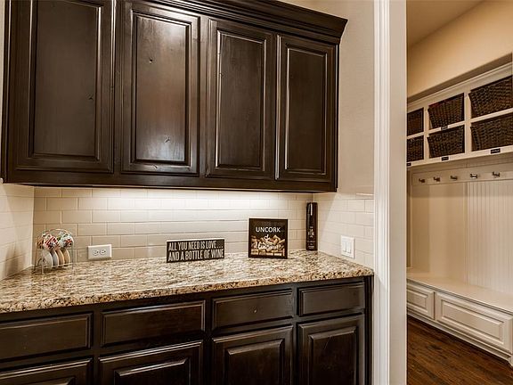 2nd image of 4551 Desert Willow Dr