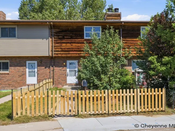 100 Clover Ct, Cheyenne, WY 82009