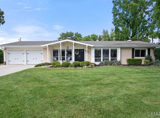 824 Montmartre Ct, Saint Louis, MO 63141