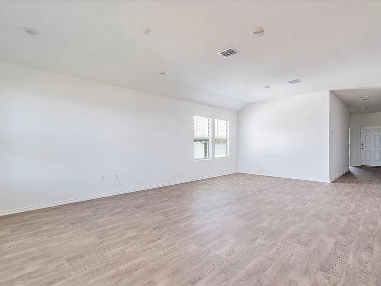 173 Balmorehea St — Photo 14