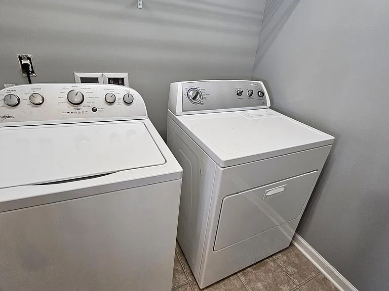 2517 Middle View Dr — Photo 8
