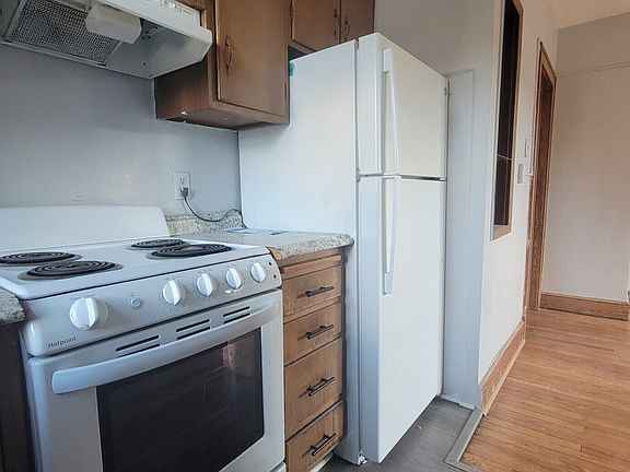 4th image of 1048 Broad St #2B